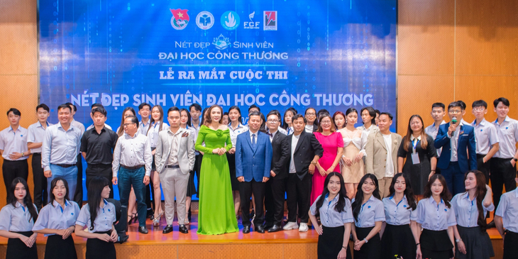 Các thí sinh tham gia cuộc thi Nét đẹp sinh viên Đại học Công Thương TP.HCM - Ảnh: Michael Neo