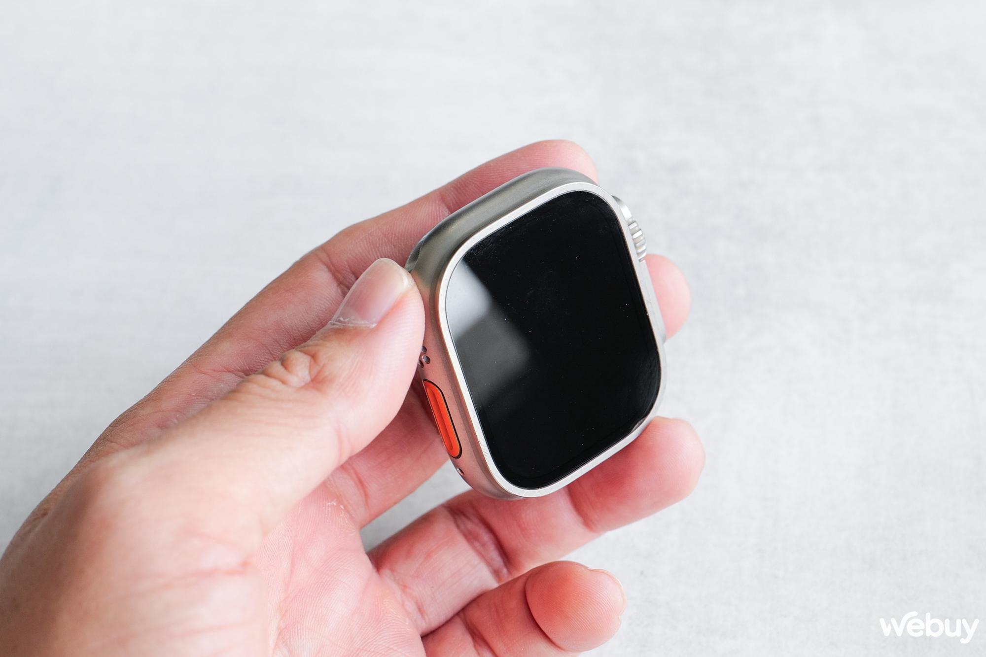 Mở hộp Apple Watch Ultra 2: Thiết kế không đổi, có tính năng "búng tay" thú vị, tìm iPhone cực chính xác, giá 22 triệu - Ảnh 7.