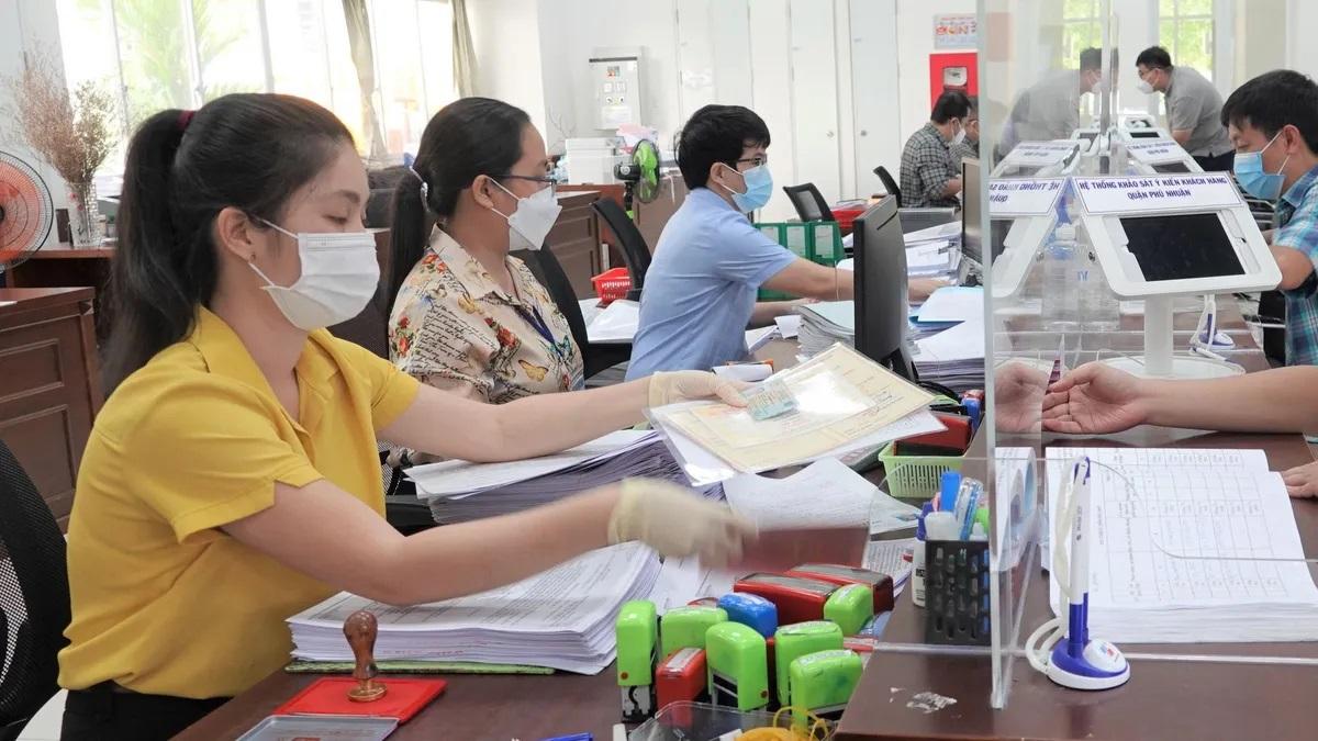 Việc xác định cơ cấu viên chức chuyên ngành tài chính thực hiện theo quy định tại khoản 5 Điều 3 khoản 3 Điều 4 Nghị định số 106/2020/NĐ-CP của Chính phủ.