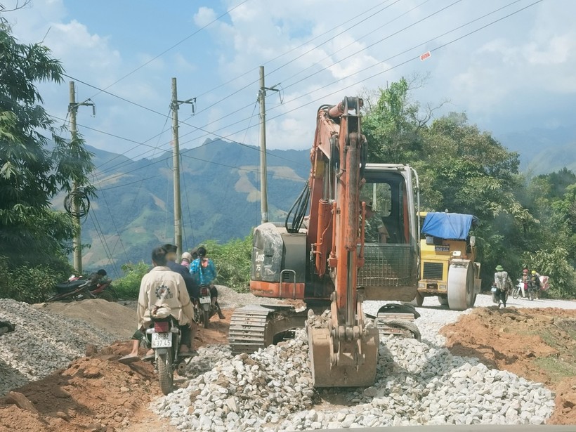 Ban Quản lý Dự án huyện Thuận Châu luôn nỗ lực đảm bảo tiến độ, xây dựng các hạng mục công trình.