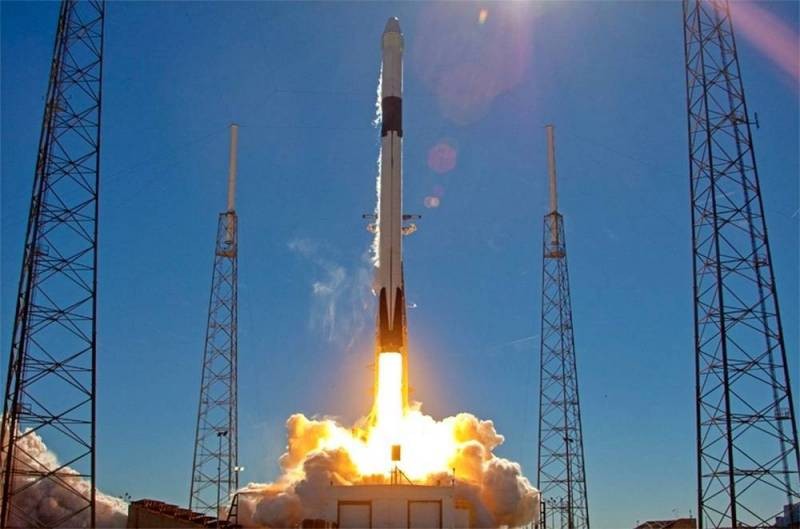 Công ty SpaceX đã lập nên kỷ lục vô tiền khoáng hậu trong lịch sử chinh phục vũ trụ.