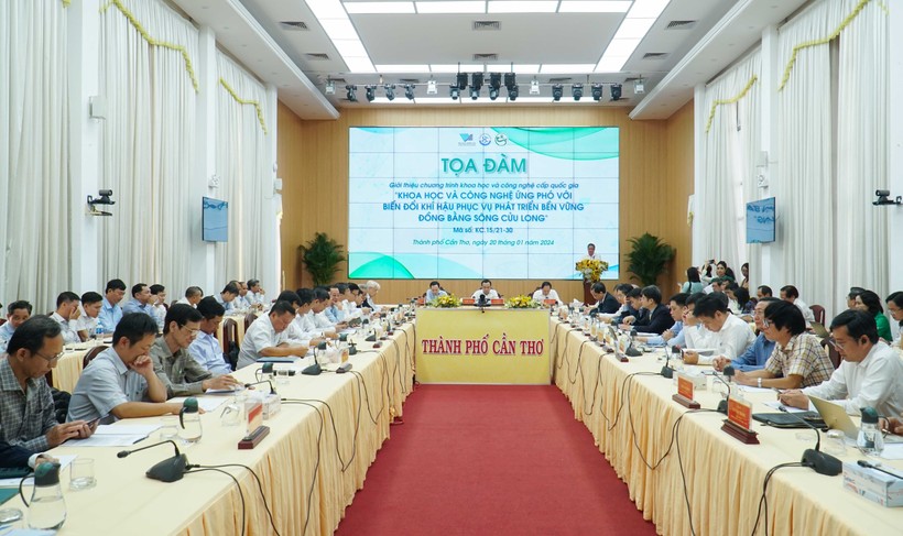 Quang cảnh Tọa đàm Khoa học và Công nghệ ứng phó với biến đổi khí hậu phục vụ phát triển bền vững vùng ĐBSCL.