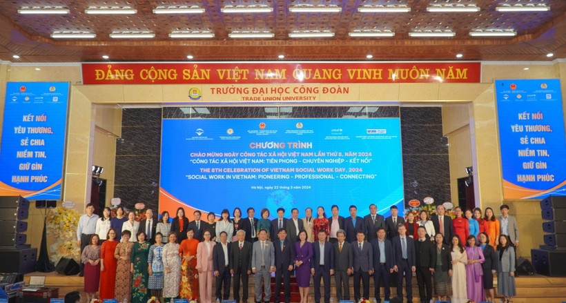 Các đại biểu tại buổi chào mừng ngày Công tác xã hội Việt Nam lần thứ 8, năm 2024.