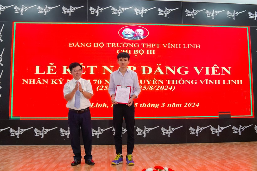 Đến nay, có 6 học sinh Trường THPT Vĩnh Linh được kết nạp Đảng.