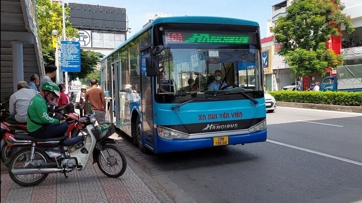 Thẻ, vé điện tử đem lại nhiều lợi ích cho thành phố và người dân.