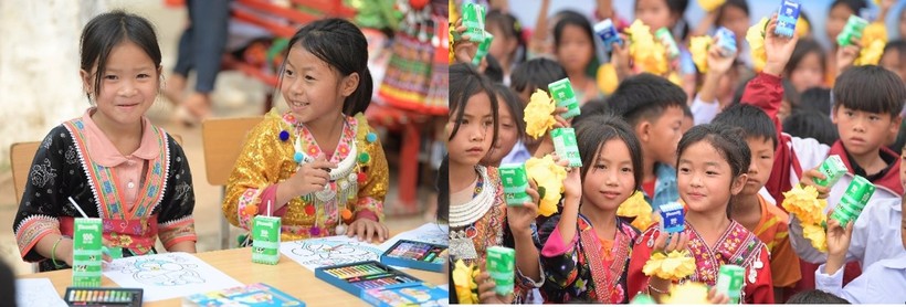 Từ nay mỗi ngày đến lớp, các em nhỏ tại Nậm Vì, Điện Biên có thêm hộp sữa là “người bạn mới”.