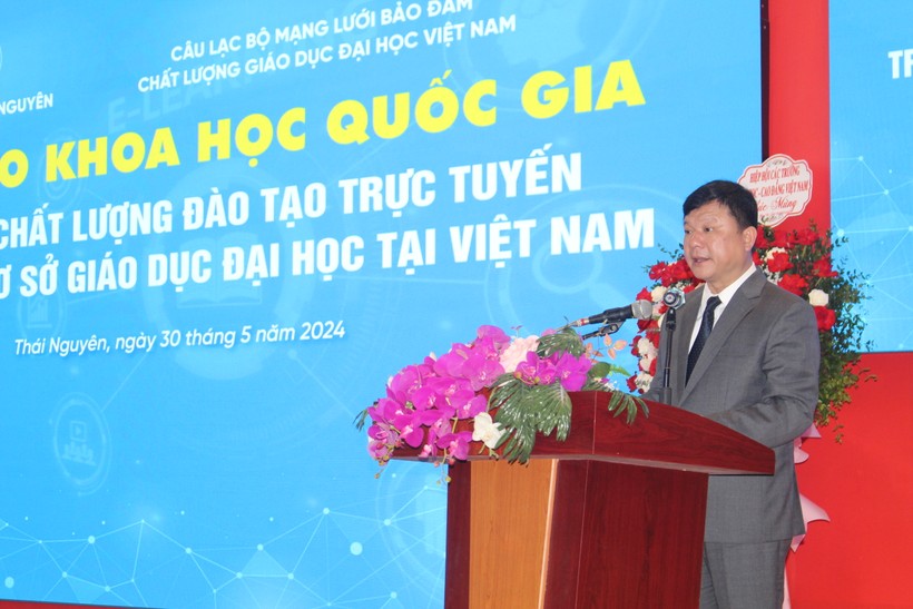 PGS.TS Hoàng Văn Hùng, Giám đốc Đại học Thái Nguyên phát biểu tại Hội thảo.