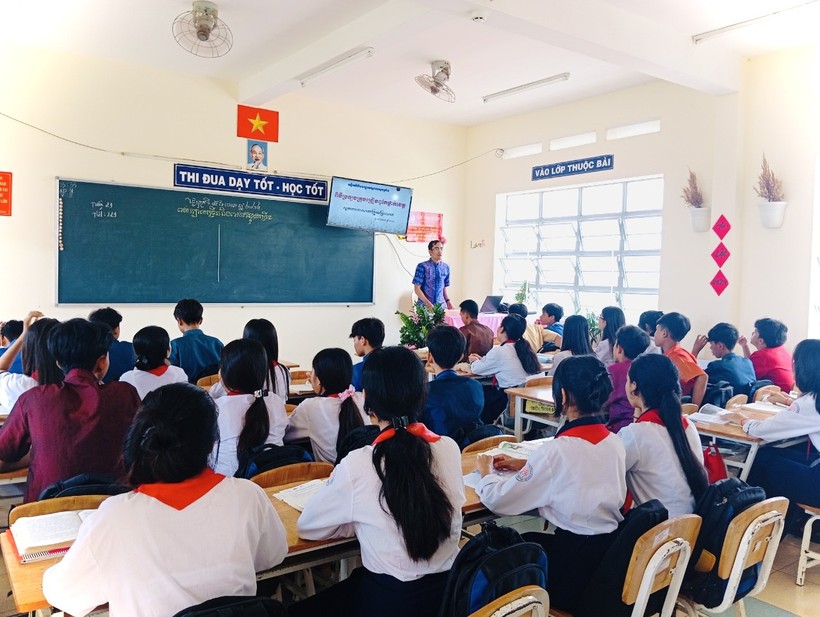 Đối với học sinh bậc tiểu học, THCS tùy theo từng lớp được phân bổ học từ 2-4 tiết/tuần.