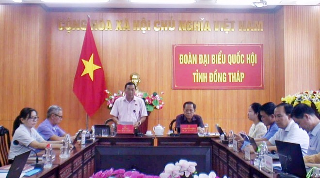 ĐBQH Phạm Văn Hòa đặt câu hỏi chất vấn từ điểm cầu đoàn ĐBQH tỉnh Đồng Tháp