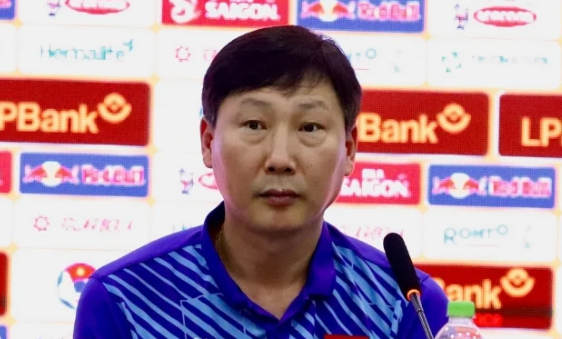 HLV Kim Sang Sik quyết thắng Thái Lan ở LPBank Cup.