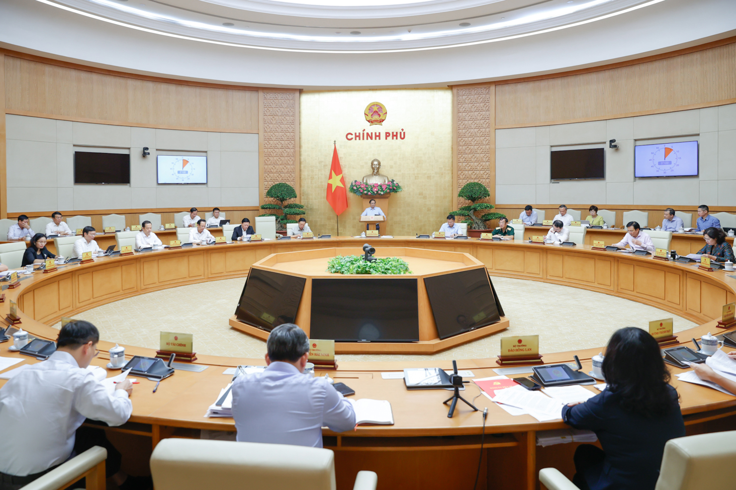 Quang cảnh phiên họp