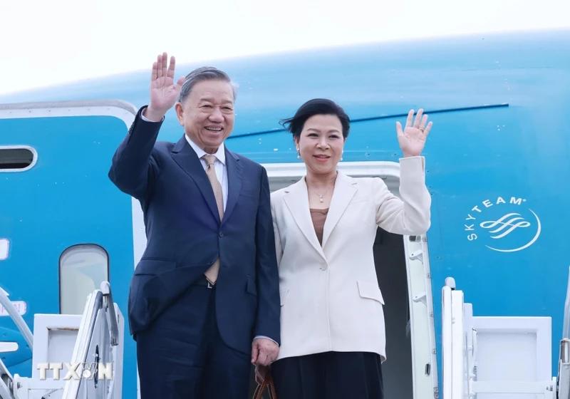 Tổng Bí thư, Chủ tịch nước Tô Lâm và Phu nhân tại sân bay quốc tế John F. Kennedy ở thành phố New York.