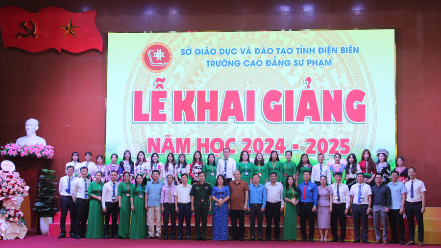 khai-giang-5.JPG