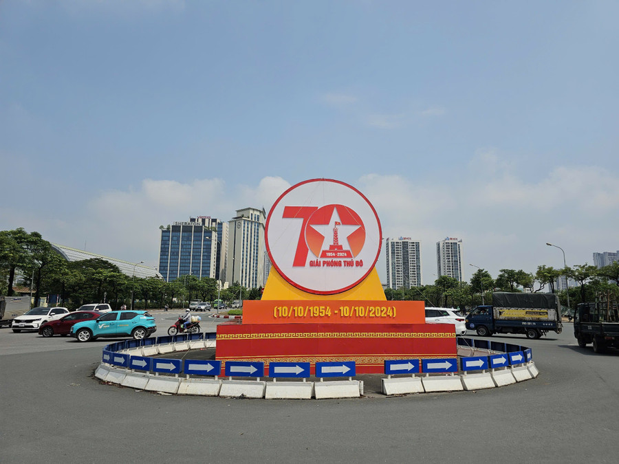 ky-niem-70-nam-ngay-giai-phong-thu-do-ha-noi-ruc-ro-sac-mau-8-1614.jpg