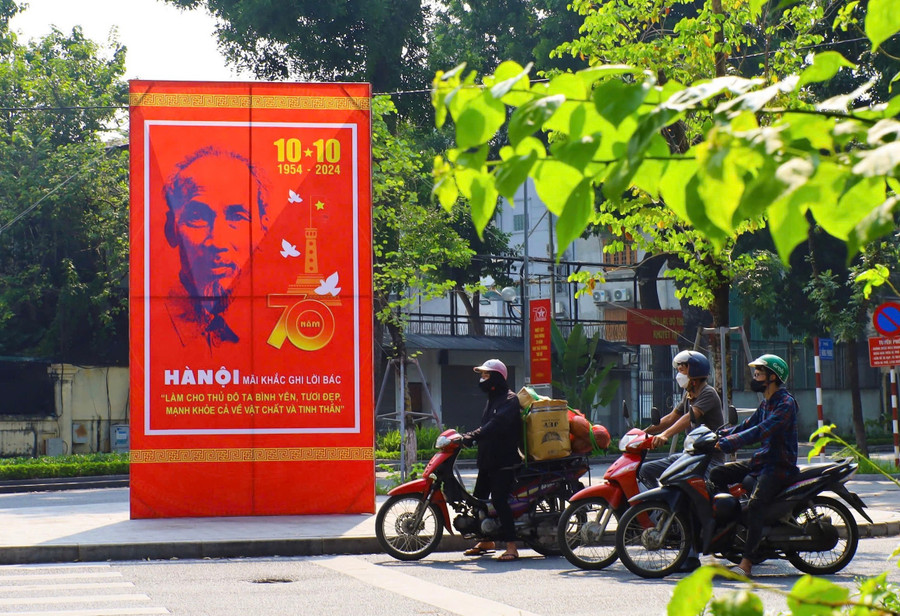 ky-niem-70-nam-ngay-giai-phong-thu-do-ha-noi-ruc-ro-sac-mau-4-5205.jpg