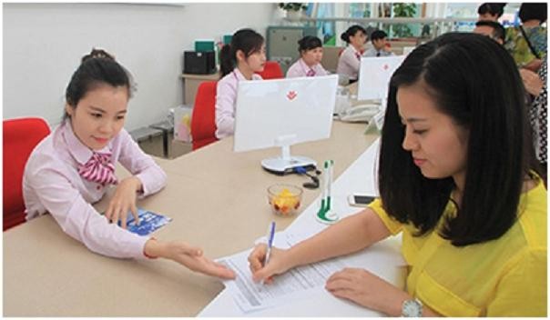 Việc ngân hàng ép người vay mua bảo hiểm là hành vi bị cấm (Ảnh minh họa) Việc ngân hàng ép người vay mua bảo hiểm là hành vi bị cấm (Ảnh minh họa)