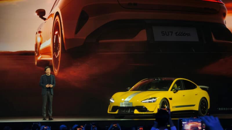 Từ một mẫu thử, Xiaomi tuyên bố sản xuất hàng loạt siêu xe điện cạnh tranh Porsche: Ba động cơ điện, 1.500 mã lực, tốc độ tối đa 350 km/h, giá 2.9 tỷ đồng- Ảnh 7. Từ một mẫu thử, Xiaomi tuyên bố sản xuất hàng loạt siêu xe điện cạnh tranh Porsche: Ba động cơ điện, 1.500 mã lực, tốc độ tối đa 350 km/h, giá 2.9 tỷ đồng- Ảnh 7.