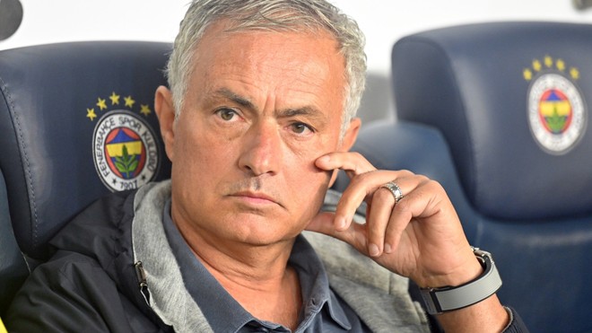 Fenerbahce không phải mảnh đất dễ &quot;canh tác&quot; với HLV Mourinho