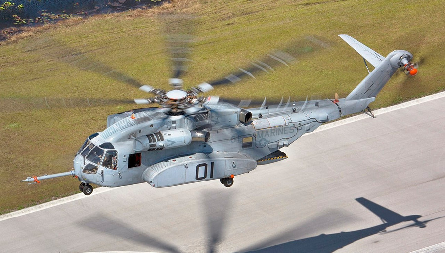 1280px-sikorsky-ch-53k-king-stallion-hovering-in-west-palm-beach-on-22-march-2017-170322-m-vu801-155.jpg