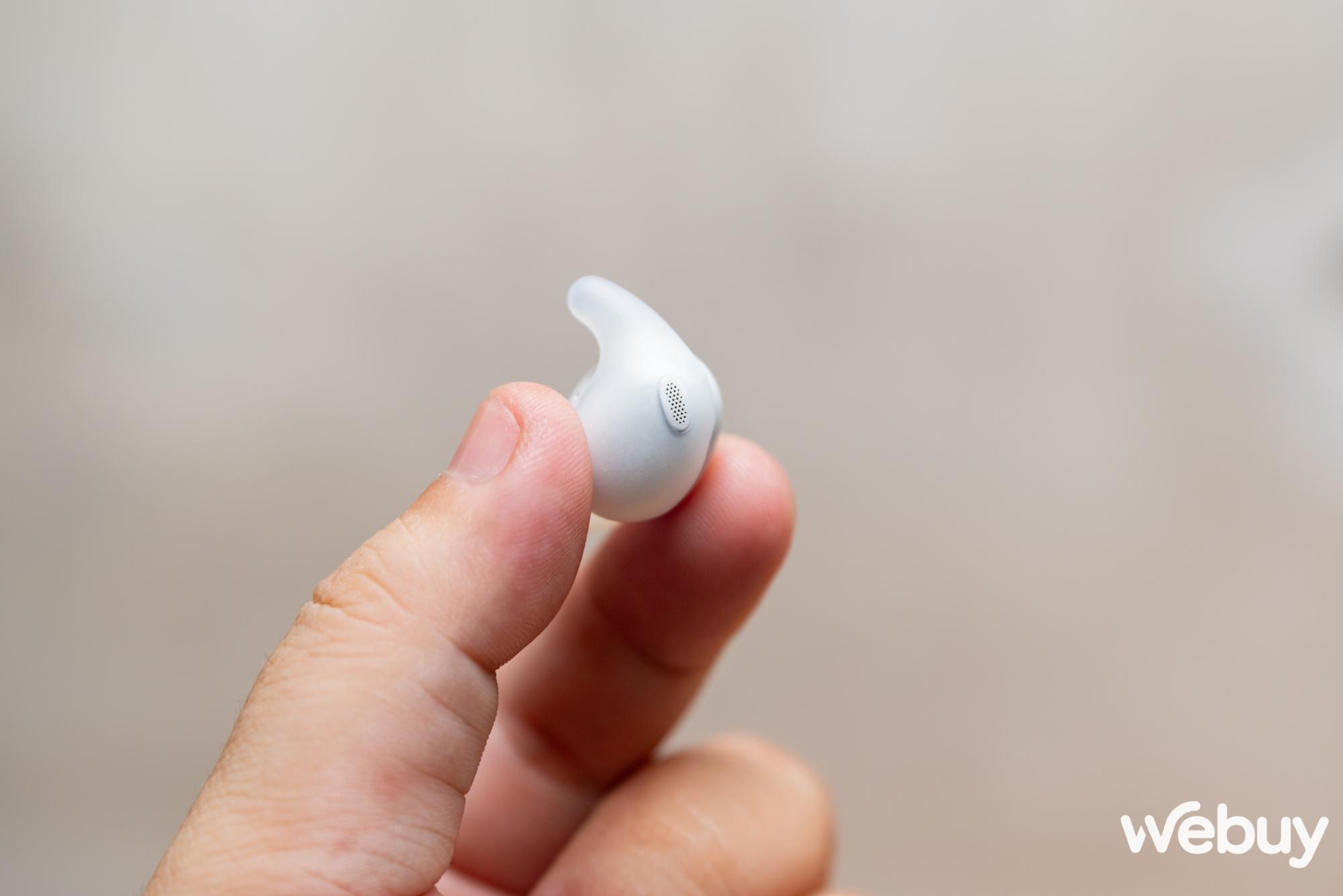 Cận cảnh bộ đôi tai nghe LinkBuds mới của Sony: Thiết kế "mở" độc đáo, dành cho người hướng ngoại, giá 5.4 triệu đồng- Ảnh 7. Cận cảnh bộ đôi tai nghe LinkBuds mới của Sony: Thiết kế "mở" độc đáo, dành cho người hướng ngoại, giá 5.4 triệu đồng- Ảnh 7.