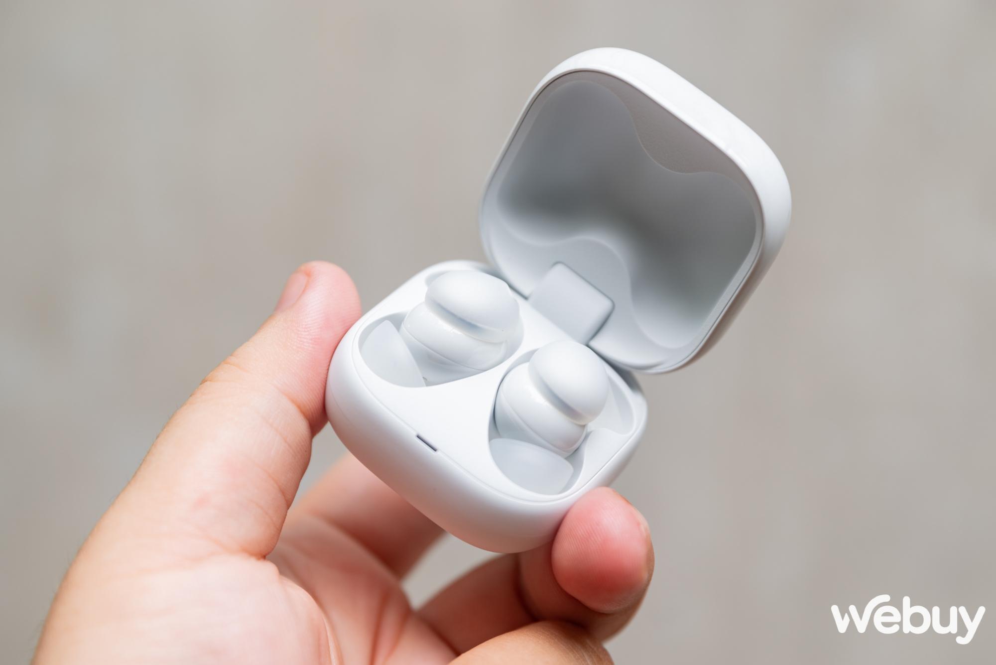 Cận cảnh bộ đôi tai nghe LinkBuds mới của Sony: Thiết kế "mở" độc đáo, dành cho người hướng ngoại, giá 5.4 triệu đồng- Ảnh 5. Cận cảnh bộ đôi tai nghe LinkBuds mới của Sony: Thiết kế "mở" độc đáo, dành cho người hướng ngoại, giá 5.4 triệu đồng- Ảnh 5.