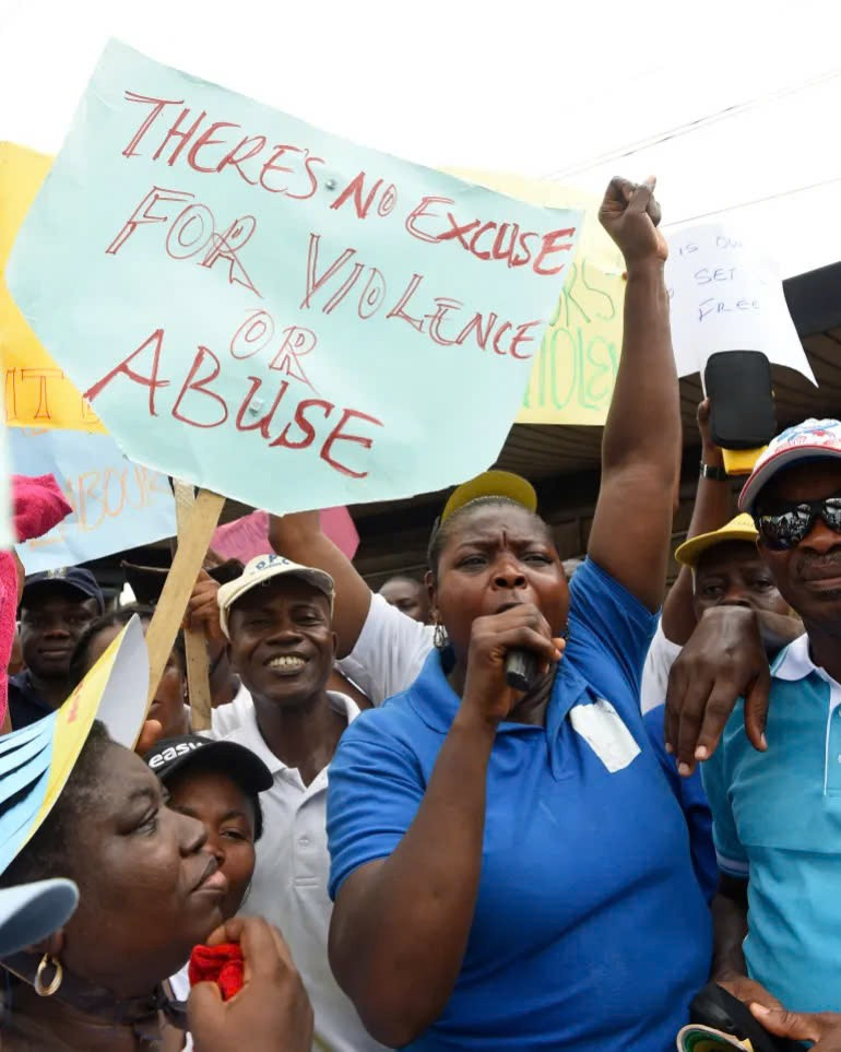 Phụ nữ châu Phi đòi lại nhân quyền cho các nạn nhân bị bóc lột lao động. iraq-tu-giac-mo-doi-doi-den-no-le-thoi-hien-dai-1.jpg