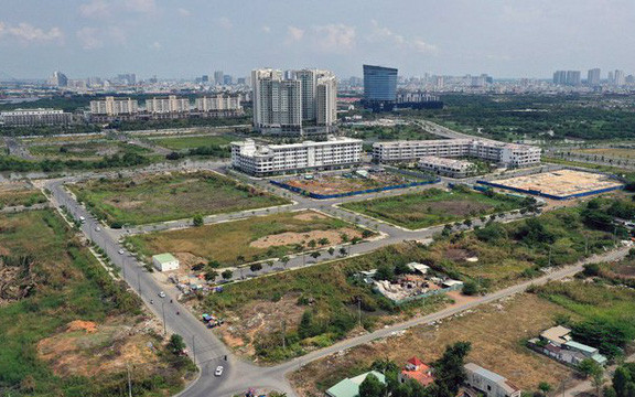 Các bộ, ngành chủ động nắm bắt tình hình, phát hiện, điều tra, xử lý nghiêm theo quy định của pháp luật đối với các tổ chức, cá nhân vi phạm pháp luật đấu giá đất.