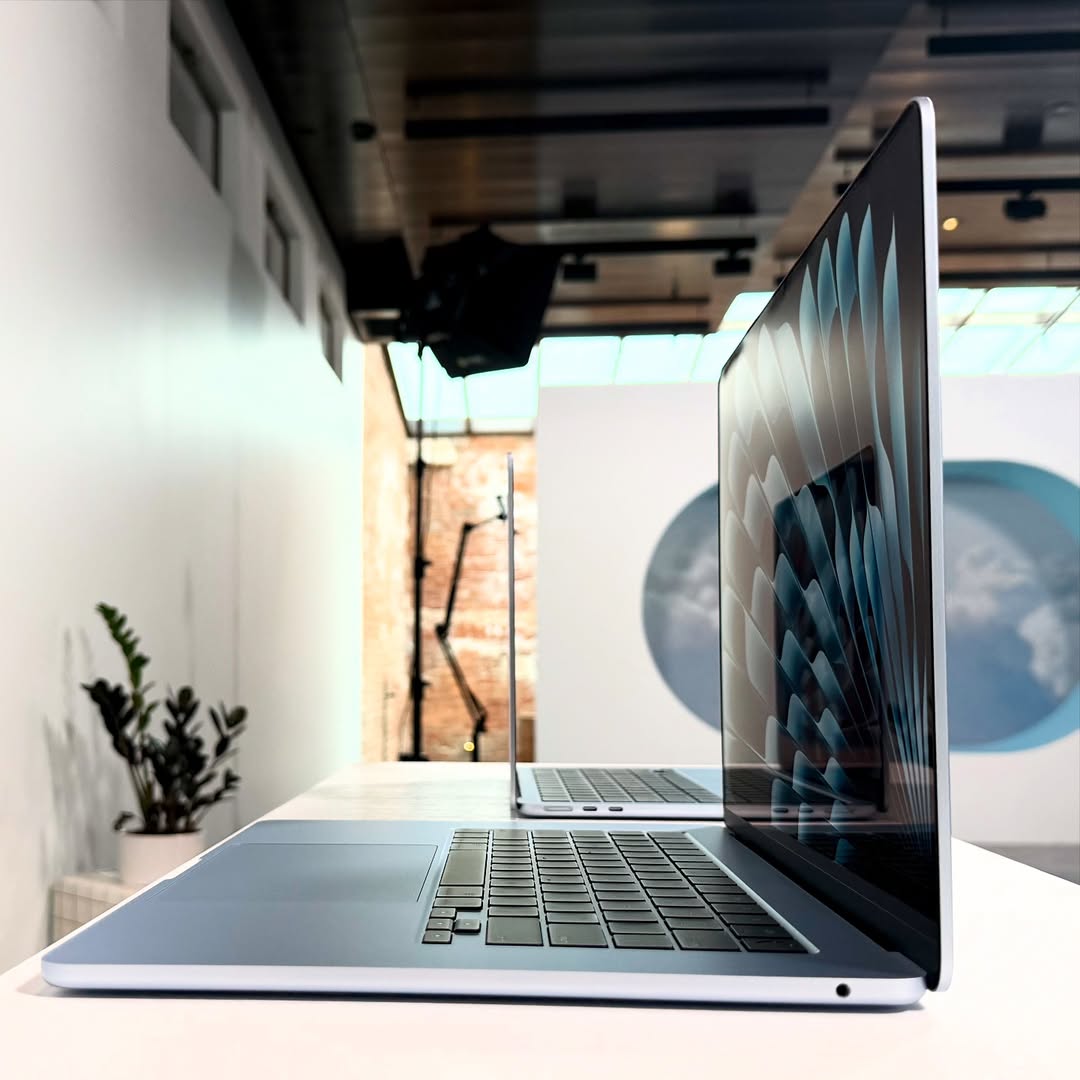 Cận cảnh MacBook Air M4 màu Sky Blue mới: Hứa hẹn sẽ là màu sắc được săn đón nhất- Ảnh 3.