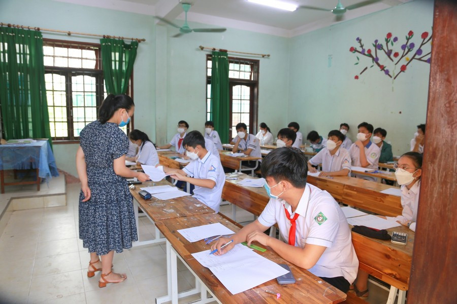 tuyen-sinh-lop-10-8.jpg