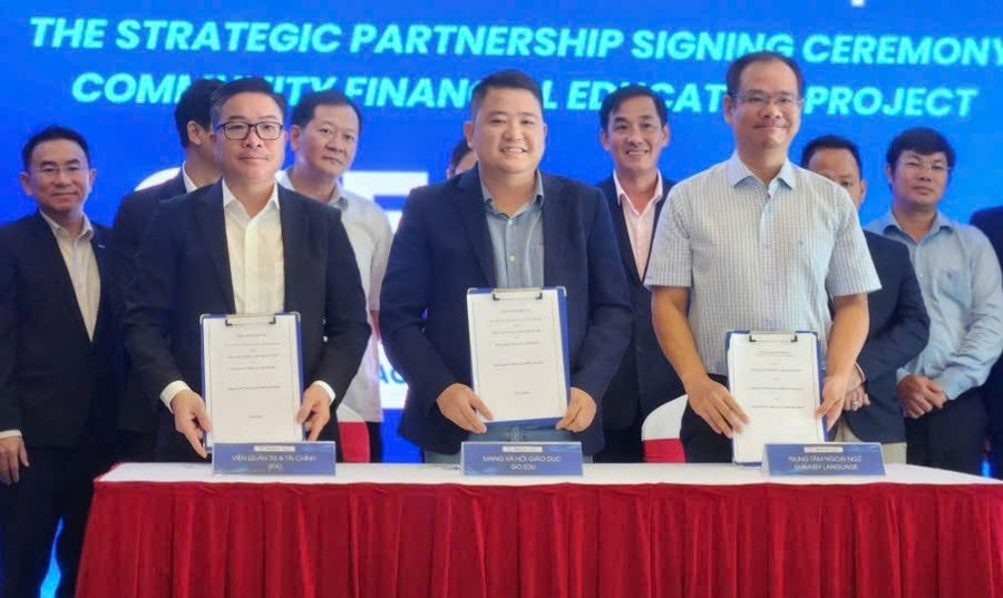 Viện Quản trị & Tài chính (IFA), mạng xã hội Giáo dục Goedu và Công ty Cổ phần Embassy English ký kết hợp tác triển khai Dự án Giáo dục Tài chính cộng đồng. c88bc39bbf2c0172583d.jpg