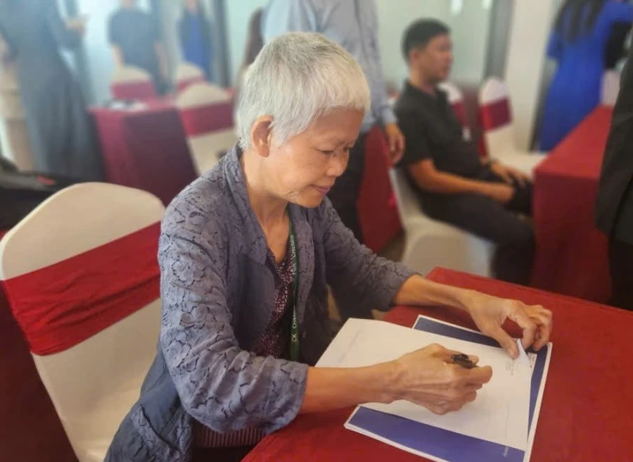 Bà Lê Thị Nhi tham gia chương trình để tìm hiểu thêm về cách quản lý tài chính cá nhân.