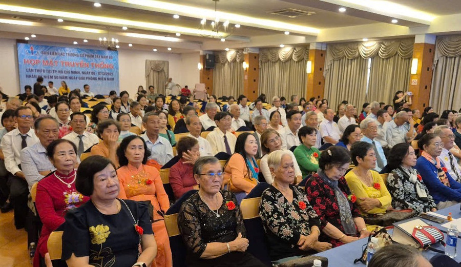 hop-mat-truong-su-pham-tay-nam-bo-2.jpg