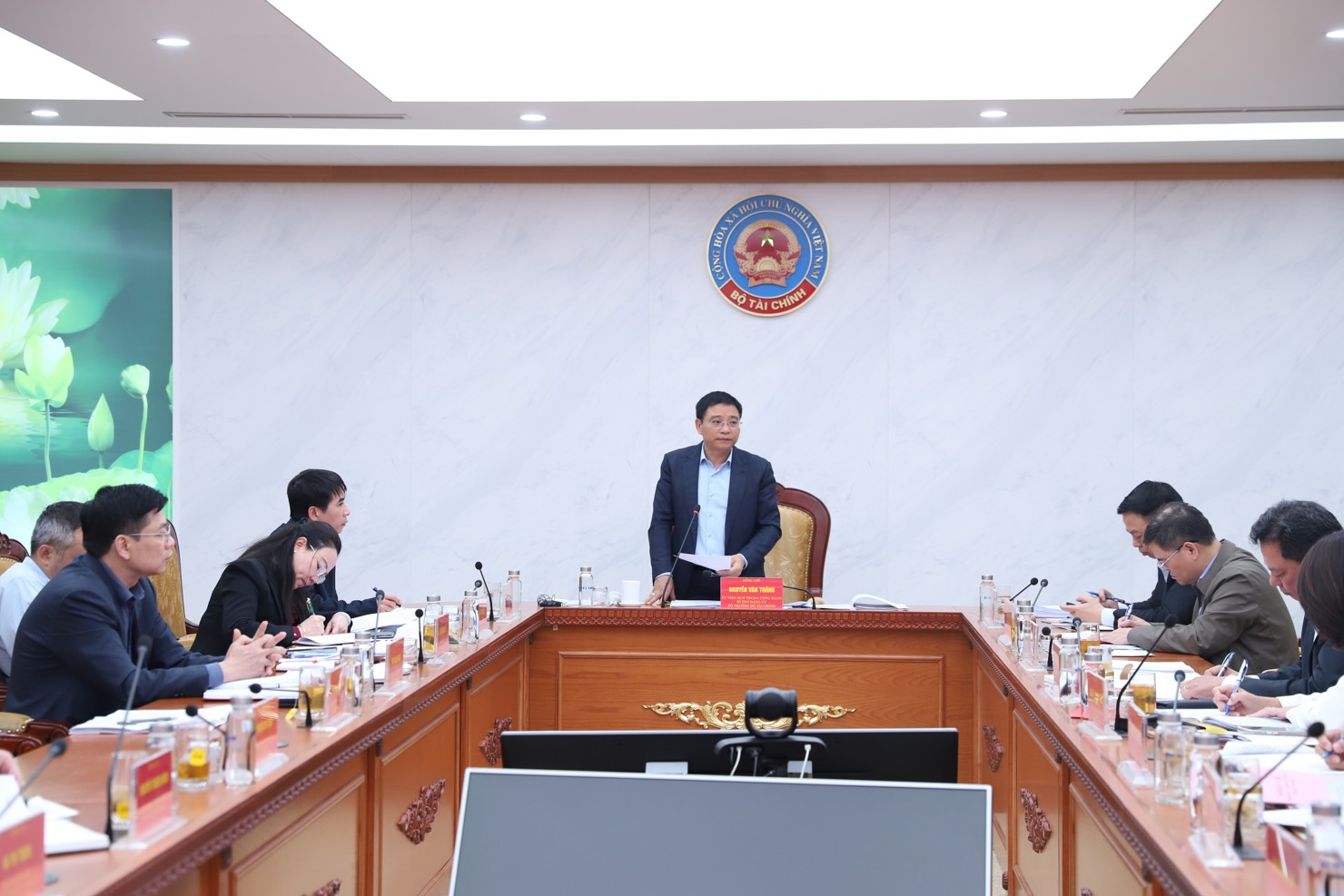 Bí thư Đảng ủy, Bộ trưởng Bộ Tài chính Nguyễn Văn Thắng phát biểu.