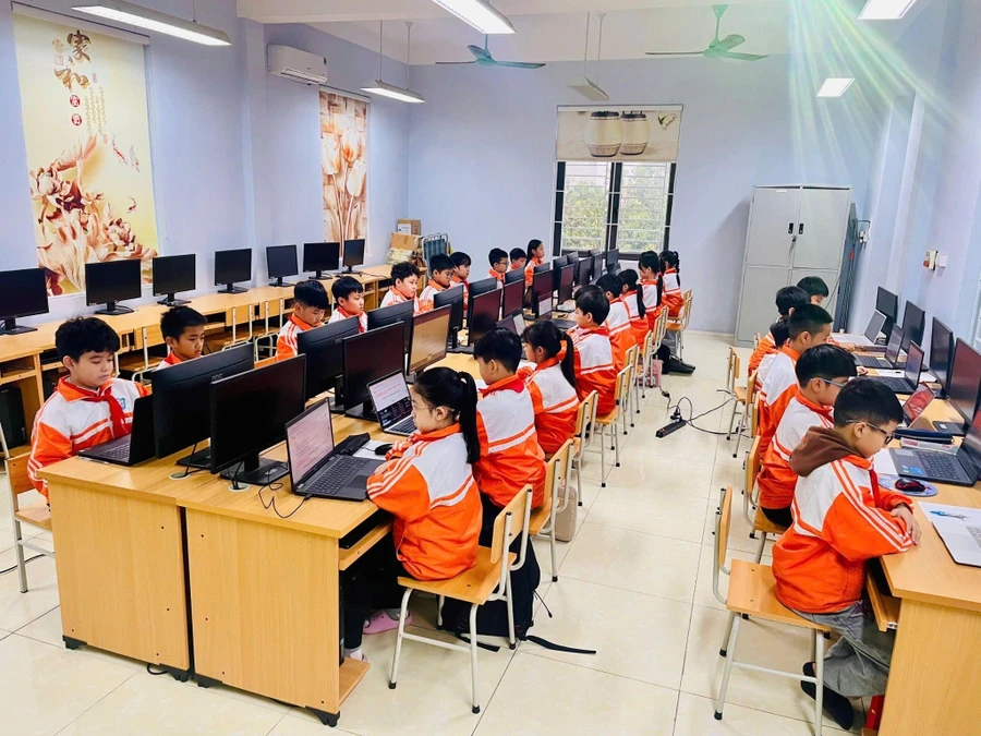 Các thí sinh tham gia vòng thi Violympic các cấp năm học 2024 - 2025.