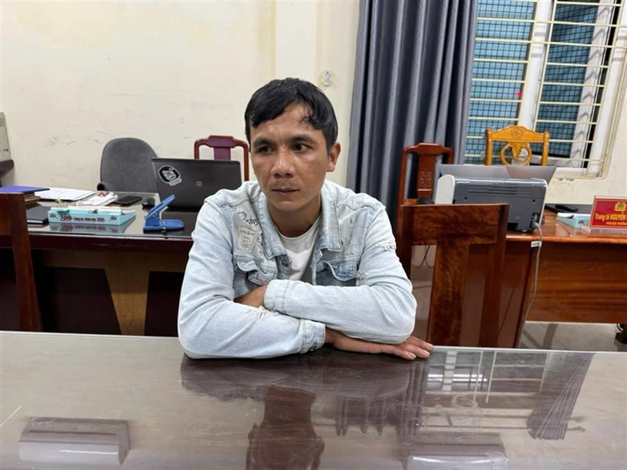 Hoàng Văn Nghệ tại cơ quan công an.