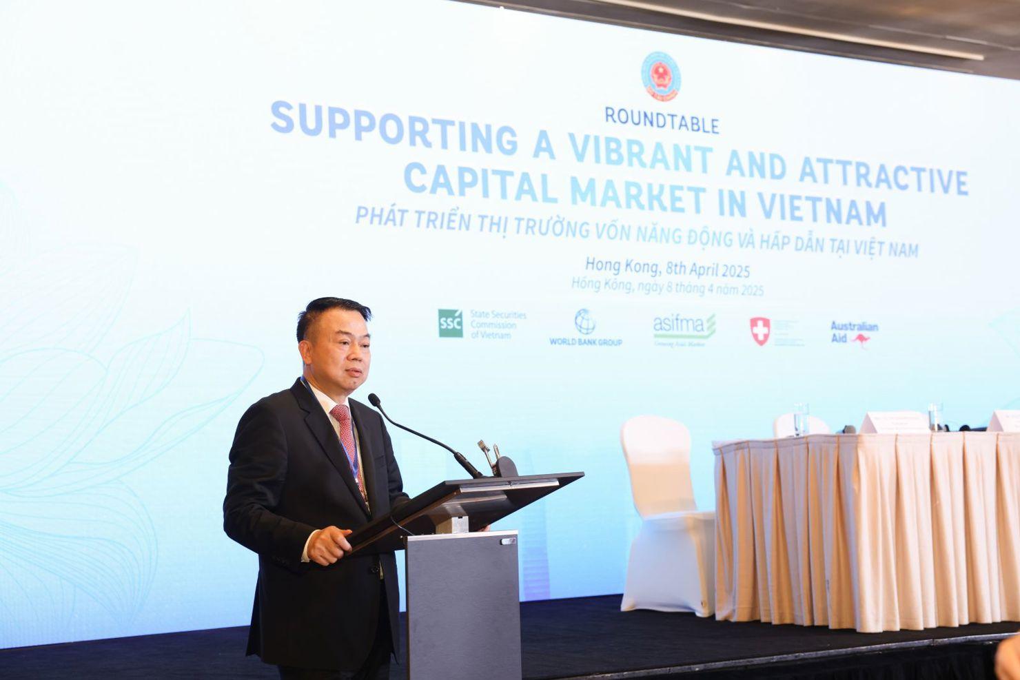 Thứ trưởng Bộ Tài chính Nguyễn Đức Chi phát biểu khai mạc hội nghị.