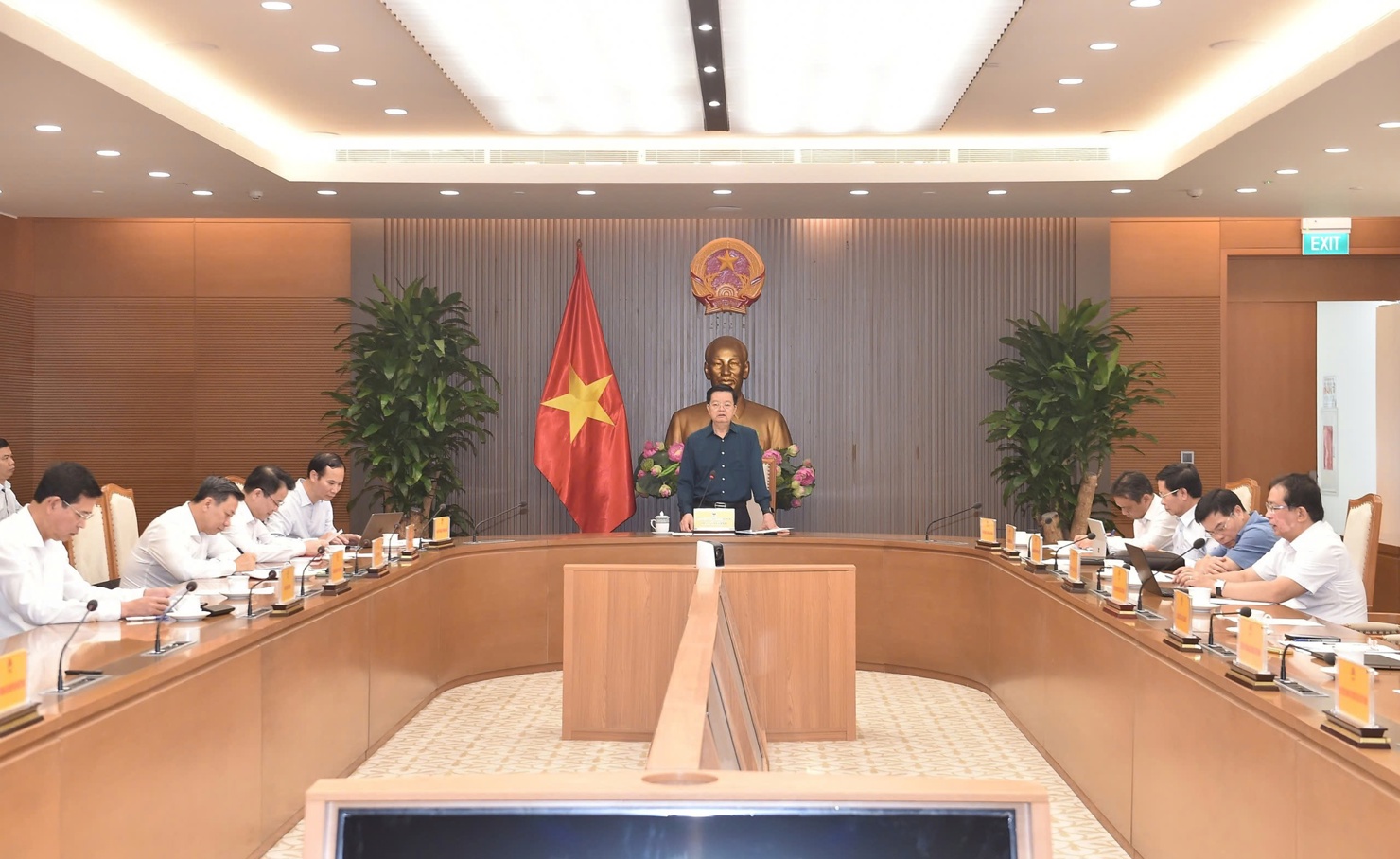 Phó Thủ tướng Mai Văn Chính chủ trì buổi làm việc với Tổ công tác số 7 về tình hình phân bổ, giải ngân vốn đầu tư công năm 2025.