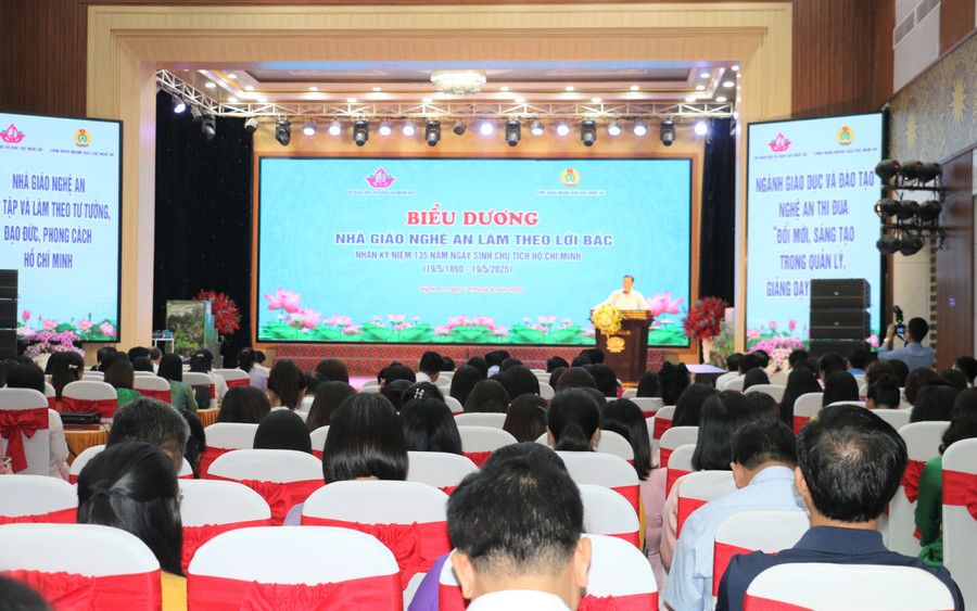 bieu-duong-nha-giao-lam-theo-loi-bac-1.jpg