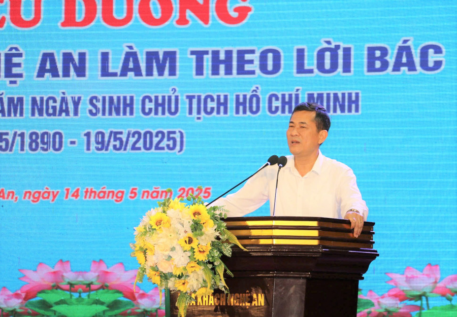 bieu-duong-nha-giao-lam-theo-loi-bac-4.jpg