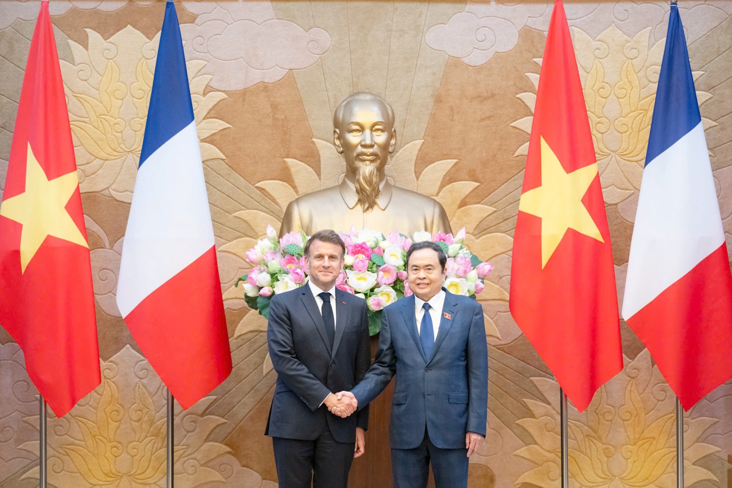 Chủ tịch Quốc hội Trần Thanh Mẫn hội kiến Tổng thống Cộng hòa Pháp Emmanuel Macron. Ảnh: Phạm Thắng