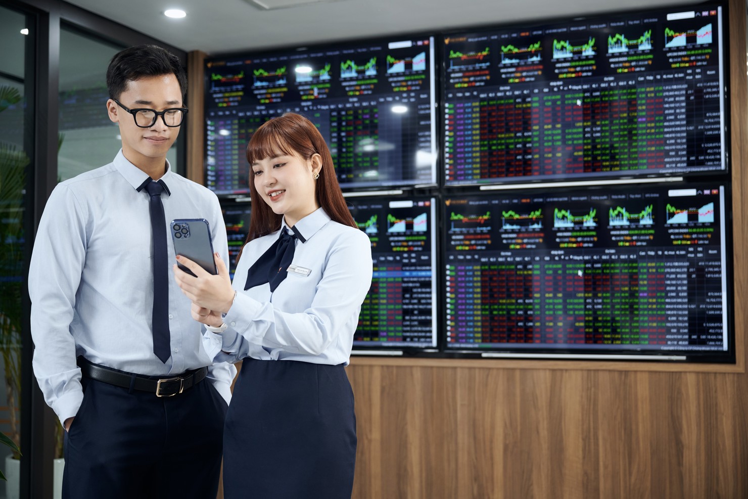 Số lượng tài khoản đầu tư chứng khoán đến nay tương đương 10% dân số cả nước. Ảnh: VFS