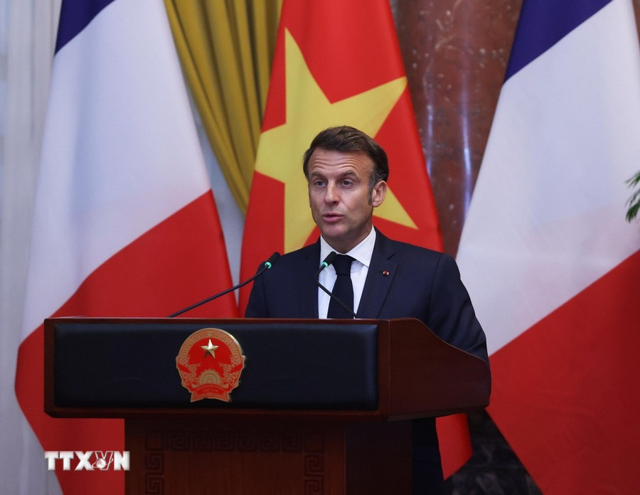 Tổng thống Pháp Emmanuel Macron phát biểu tại buổi gặp gỡ báo chí. Ảnh: Lâm Khánh/TTXVN. 277-4281.jpg