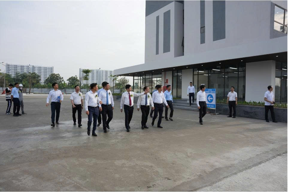 Thời gian qua, Bộ Xây dựng đã tổ chức các Đoàn công tác kiểm tra, đôn đốc, hướng dẫn tháo gỡ các khó khăn, vướng mắc để thúc đẩy triển khai các dự án nhà ở xã hội tại 11 địa phương.