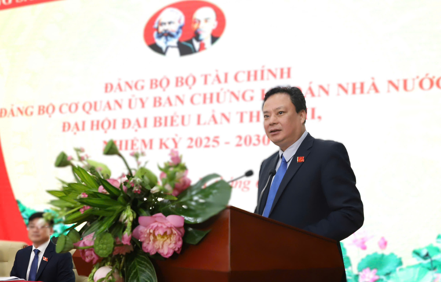 Phó Bí thư chuyên trách Đảng ủy Bộ Tài chính Đỗ Văn Trường phát biểu chỉ đạo Đại hội.