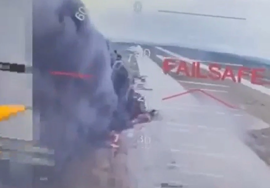 Oanh tạc cơ Nga bốc cháy trong chiến dịch