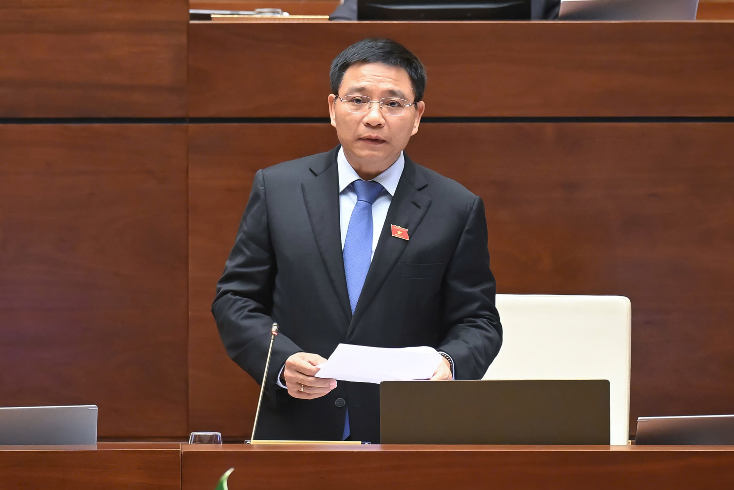 Bộ trưởng Bộ Tài chính Nguyễn Văn Thắng làm rõ ý kiến đại biểu nêu tại phiên họp sáng 13/6 của Quốc hội.