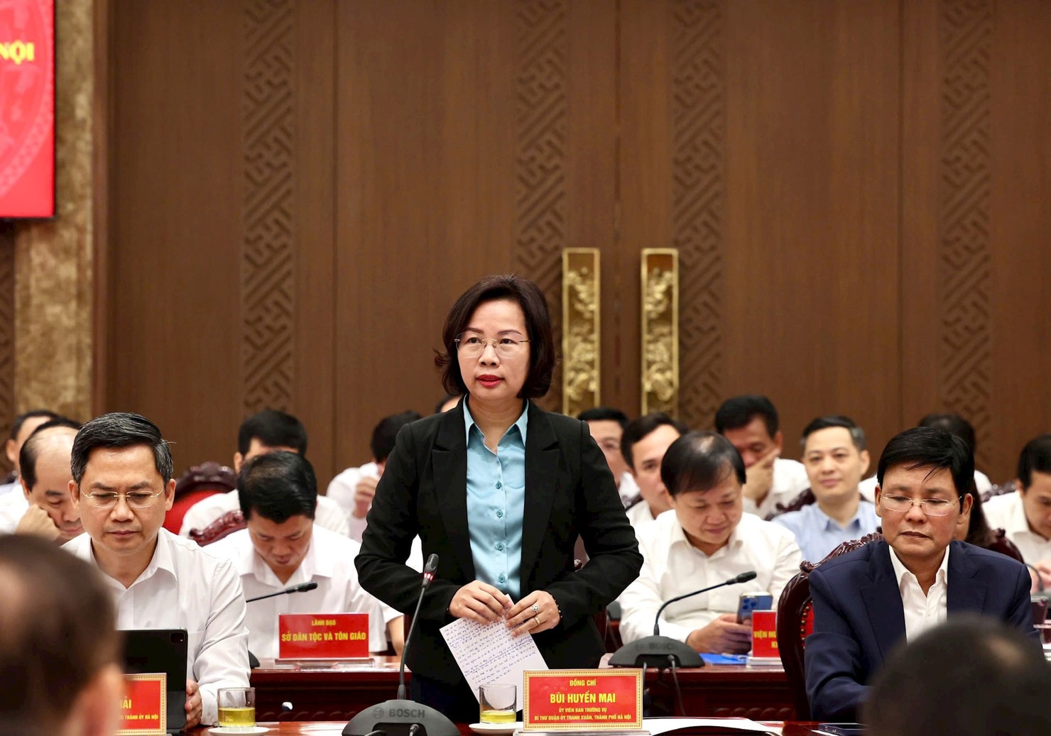Ủy viên Ban Thường vụ Thành ủy, Bí thư Quận ủy Thanh Xuân Bùi Huyền Mai phát biểu. Ảnh: Viết Thành.  