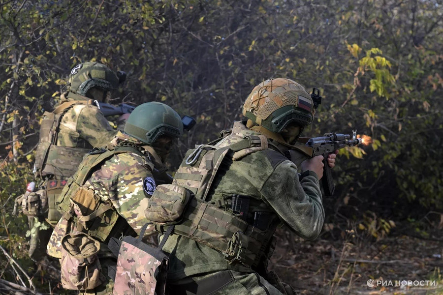 Quân nhân ở khu vực hoạt động quân sự đặc biệt. 3-mui-tan-cong-nga-mo-the-tran-tao-vung-dem-sau-trong-lanh-tho-doi-phuong-2.jpg