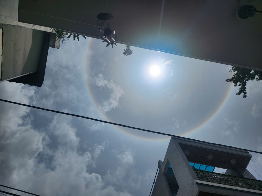 Một góc quầng hào quang mặt trời đẹp mắt. Ảnh: ML hao-quang-mat-troi-1.jpg