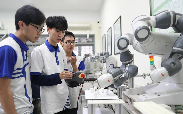 Năm 2030, ít nhất 3 nền tảng điện toán đám mây 'Make in Vietnam' đạt chuẩn quốc tế - Ảnh 3.